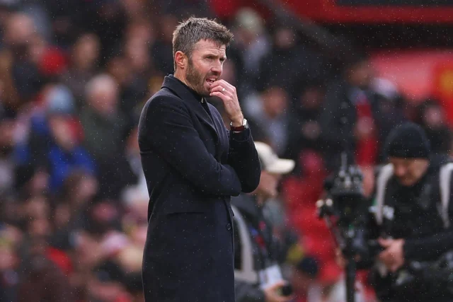Bournemouth leading Manchester United in Premier League after Fernandes dropped: Live updates
