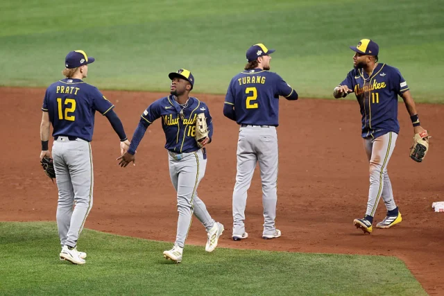 Brewers use 8-run inning to crush Rays in World Series Game 3: Live updates and reaction