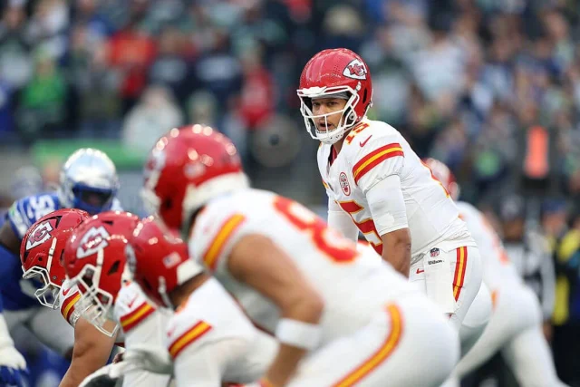 Chiefs vs. Seahawks score, live updates: Kansas City-Seattle scoreless in NFL ‘Sunday Night Football’ game