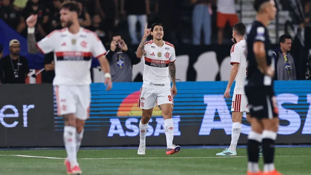 📹 Pedro and Lino shine, Flamengo thrash Vasco and stay clear at the top
