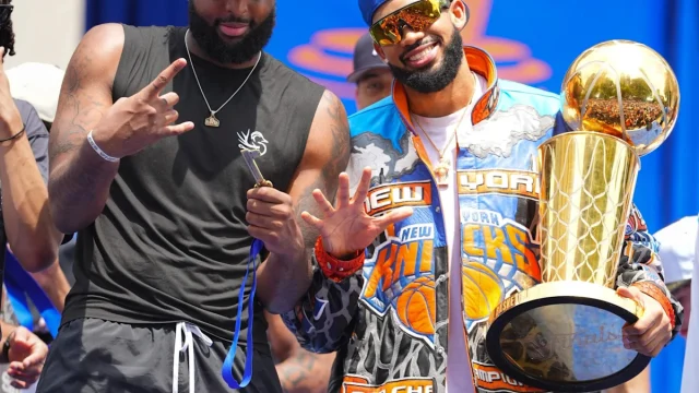 Karl-Anthony Towns shares what Knicks players still do for Mitchell Robinson even though he left