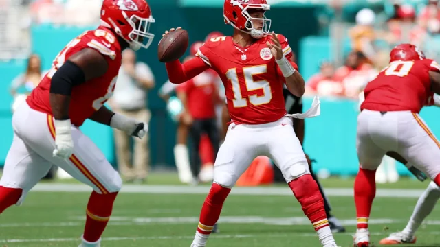 Patrick Mahomes Sends Strong One-Word Message to Chiefs Teammate