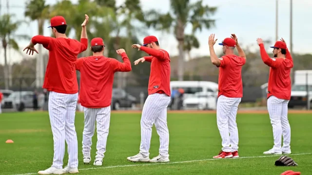 Phillies predicted to sign 39-HR Triple Crown winner coming off best year to pair with Bryce Harper
