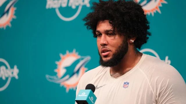 Miami Dolphins rookie left guard Kadyn Proctor unlikely vs. Patriots