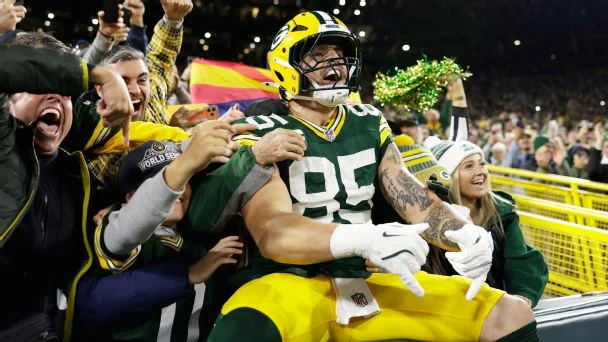 Josh Jacobs scores twice as Packers dispatch Panthers