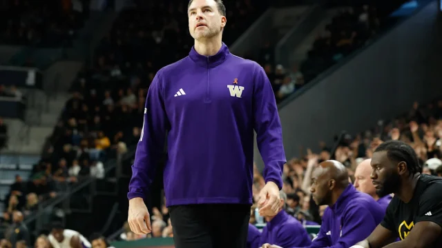 Danny Sprinkle Reflects on Washington Basketball's Preseason Defeats