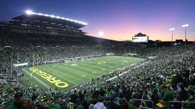 Oregon fires offensive coordinator Drew Mehringer