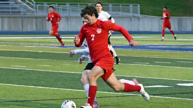 Holland boys soccer wins regional title behind freshman's hat trick; Los Dutch soar into state semis