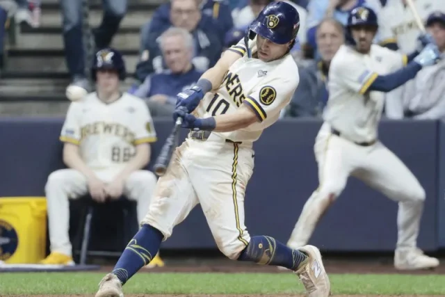 Frelick homer sparks Brewers rally for 2-0 World Series lead over Rays