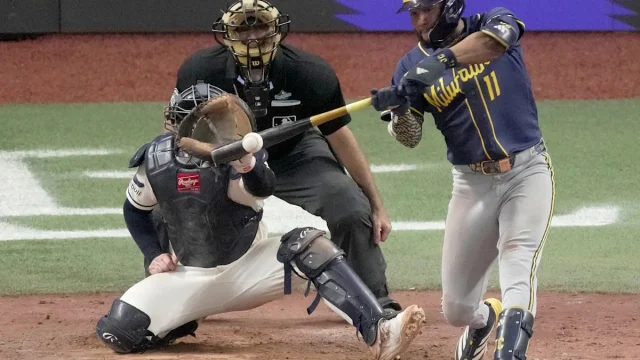 Brewers offense smoked balls all over the park in Game 4, into gloves