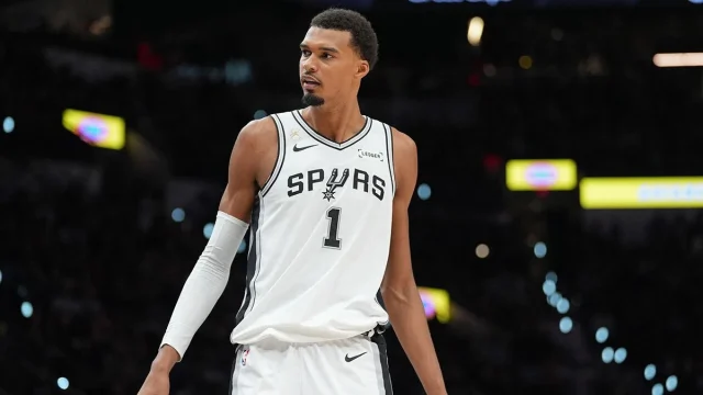 Spurs’ Victor Wembanyama shares hilarious reaction to Harrison Barnes’ dunk