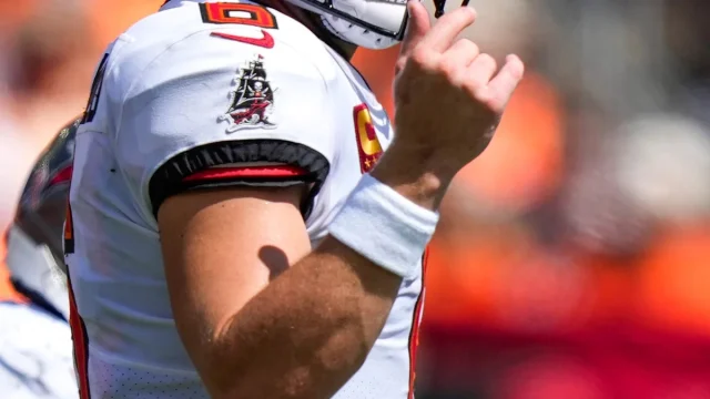 Robinson, Baker have tough talk about the offense