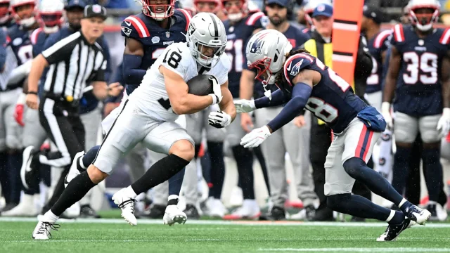 Veteran defender responds to fan asking him to 'come home' to Patriots