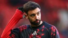 'Fully committed' Fernandes to remain Man Utd captain