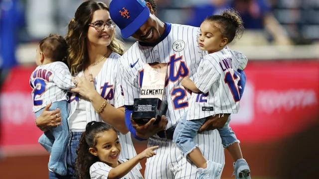 Francisco Lindor wins Roberto Clemente Award. What he said about honor